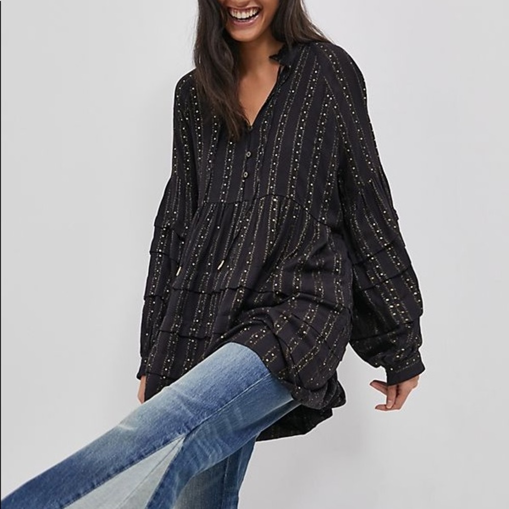 NWOT Anthropologie Quinn Sequined Tunic Blouse